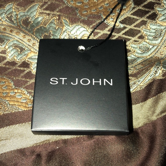 ST. JOHN REPLACEMENT BUTTON - Picture 2 of 4